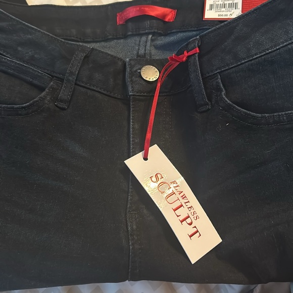 CLEARANCE.        Jennifer Lopez Flawless Sculpt Skinny Jeans. New With Tags - Picture 7 of 7
